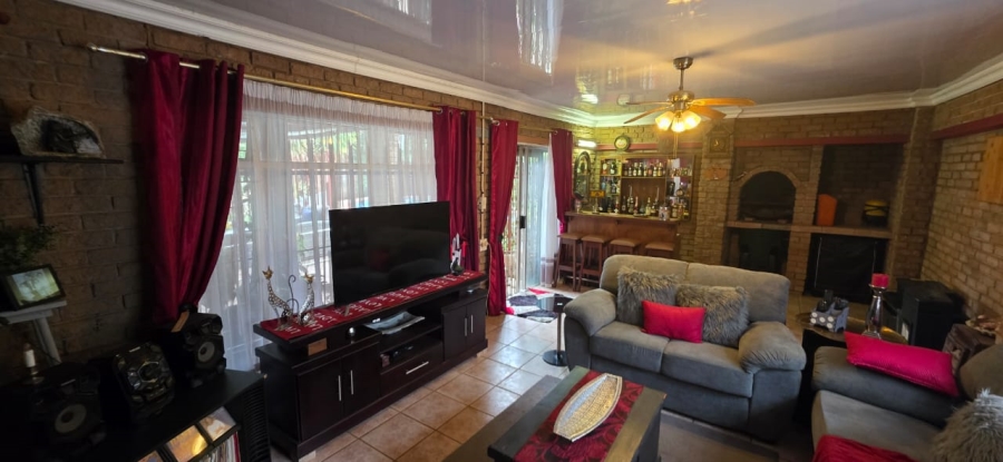 3 Bedroom Property for Sale in Flimieda North West